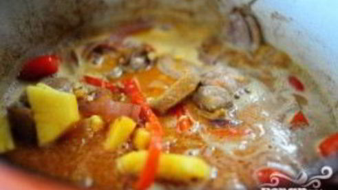 утка по-тайски с карри и овощами