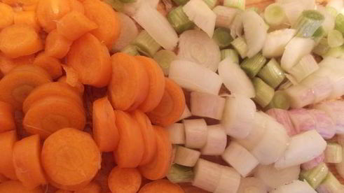 утка с молодым картофелем и луковым штруделем