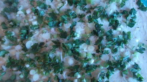 утка с молодым картофелем и луковым штруделем