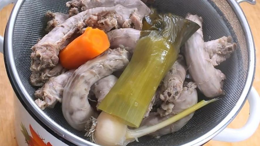 Рецепт вареных куриных шей