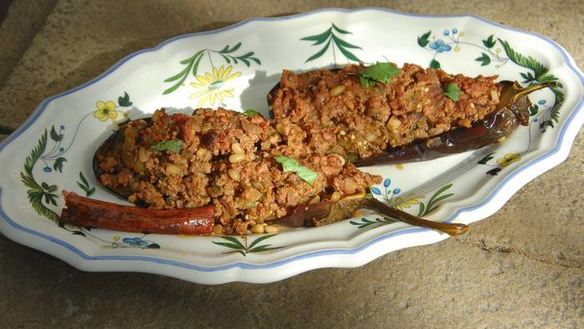Рецепт Баклажанов, фаршированных бараниной и кедровыми орехами