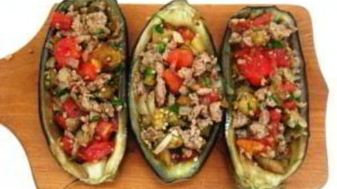 баклажаны, фаршированные мясом, в мультиварке