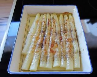 Белая спаржа в духовке
