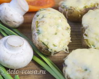 Фаршированный картофель с грибами и курицей