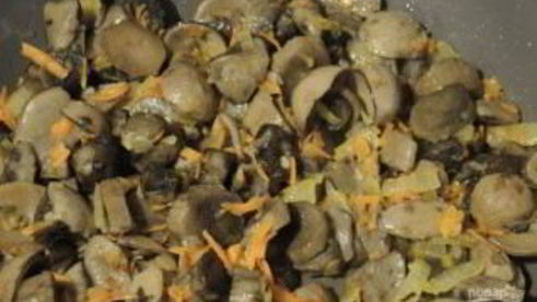 фасоль с грибами в томатном соусе