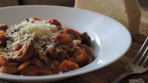 фасоль с грибами в томатном соусе