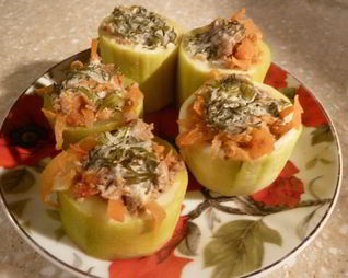 Кабачки, фаршированные рыбой