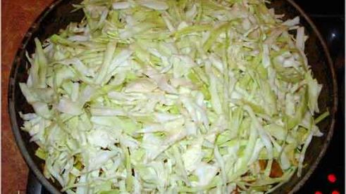 капуста тушенная со свининой