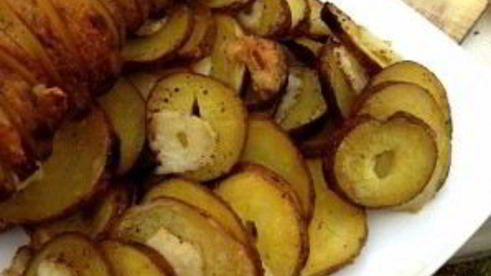 картофель в фольге на углях