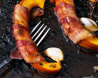 Тыква, запеченная с беконом