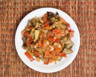 Запеченые овощи с чесноком и пармезаном