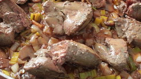 куриная печень с брокколи и грибами