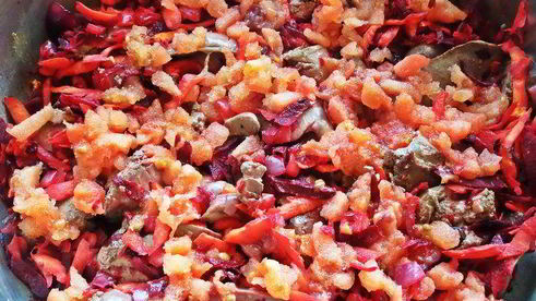 куриная печень с овощами и гречкой