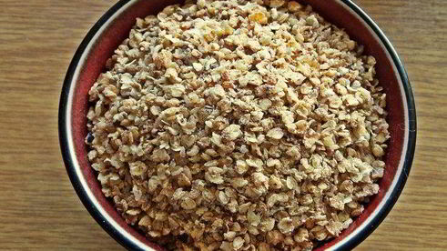 куриная печень с овощами и гречкой