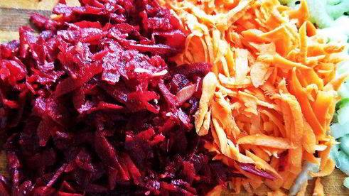 куриная печень с овощами и гречкой