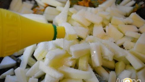 куриная печень с овощами в кисло-сладком соусе