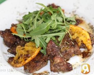 Куриная печень тушеная по-итальянски с апельсином