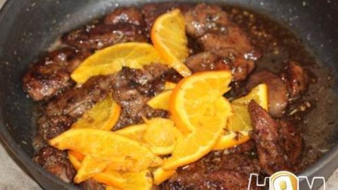 куриная печень тушеная по-итальянски с апельсином