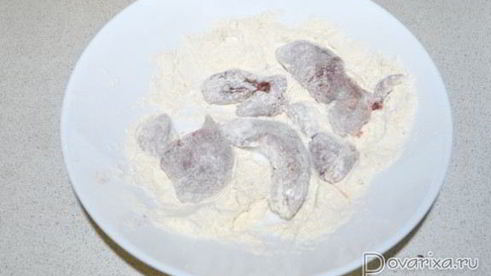 куриная печень в орехово-сметанном соусе