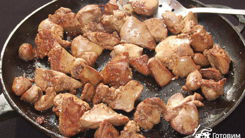куриная печенка с овощами