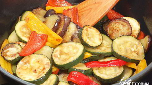 куриная печенка с овощами