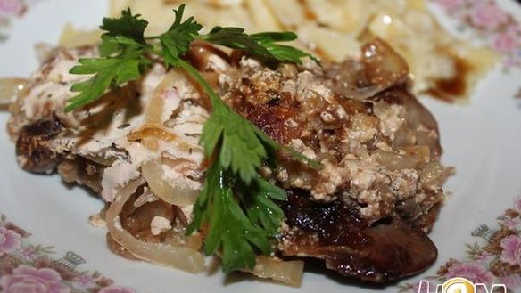 Рецепт Нежнейшей печени в сметанно-винном соусе