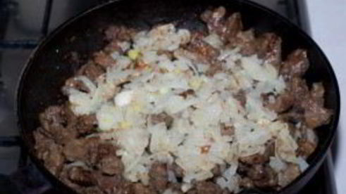 печень говяжья по-строгановски