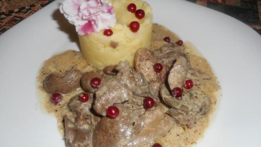 Рецепт печени кролика в сливочном соусе