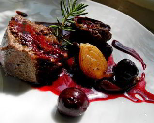 Печень с вишней и розмарином