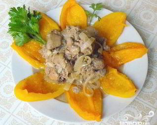 Печень, тушеная в белом вине с печеным перцем