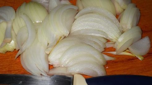 печень тушеная в томатном соку