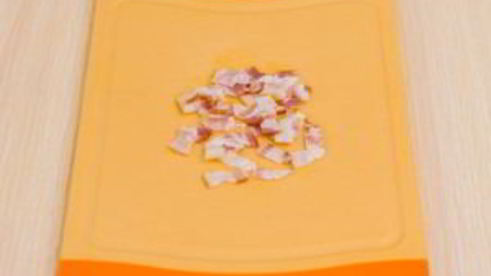 печень в беконе в томатном соусе