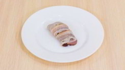 печень в беконе в томатном соусе