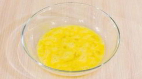 печень, запеченная с помидорами и луком под сыром