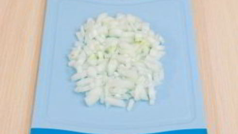 печень, запеченная с помидорами и луком под сыром