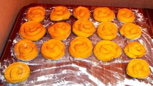 морковно-шафрановое пельменное тесто