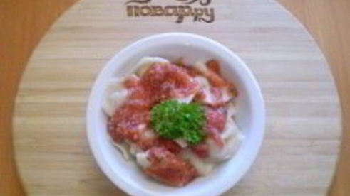 пельмени под соусом