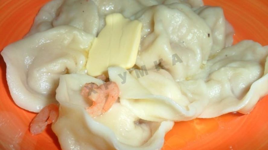 Рецепт пельменей с креветками и сыром