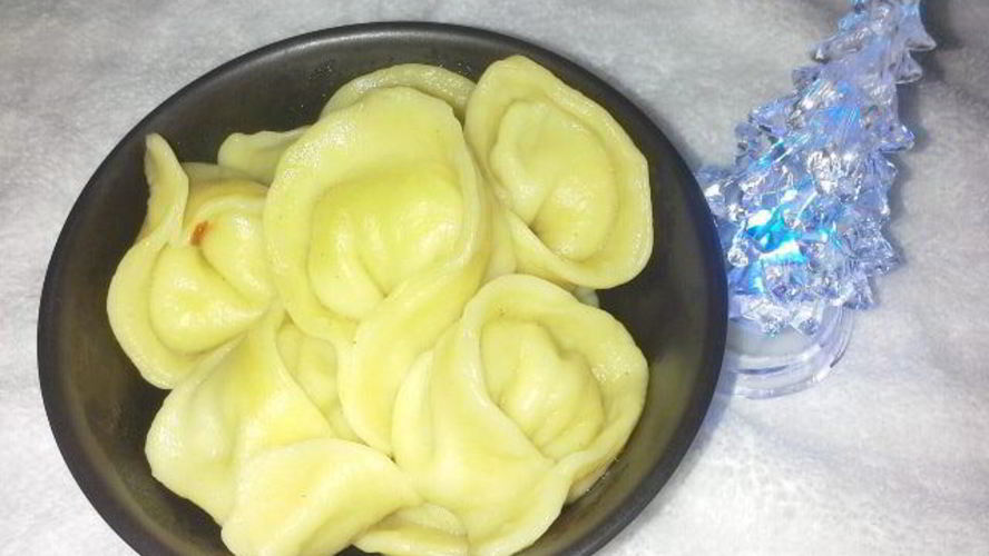 Рецепт пельменей-ушек из морковного теста