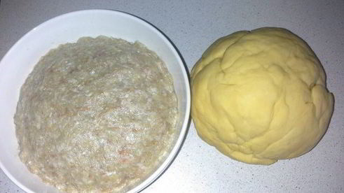 пельмени-ушки из морковного теста