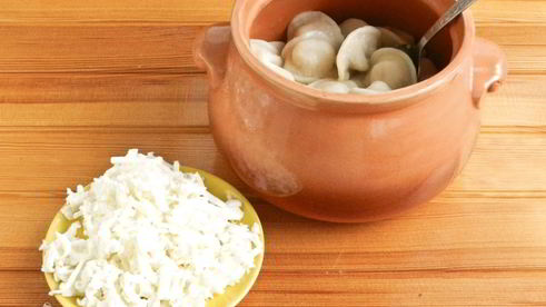 пельмени в горшочках с грибами