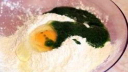 разноцветные пельмени с рыбой