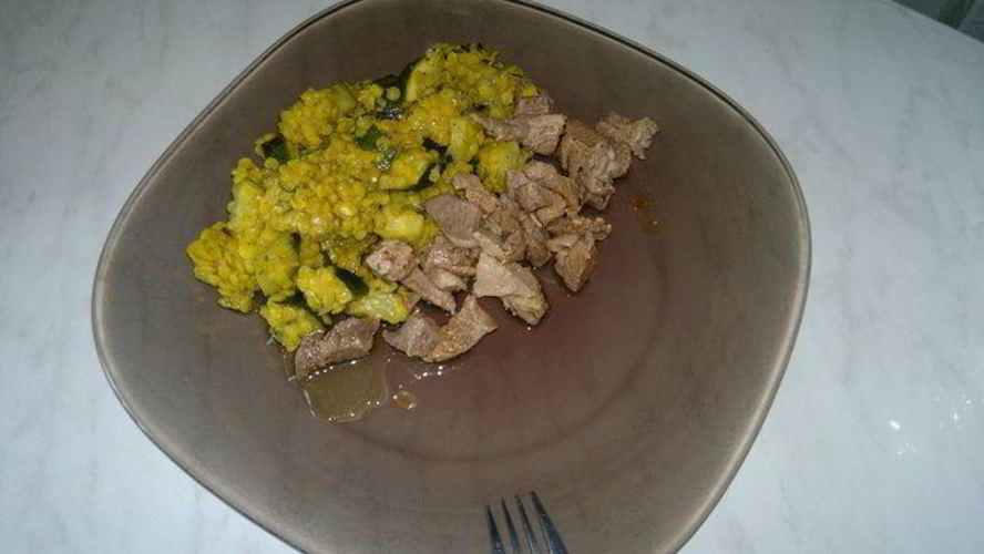 Рецепт паэльи из чечевицы и цукини со свиной лопаткой и бедром индейки