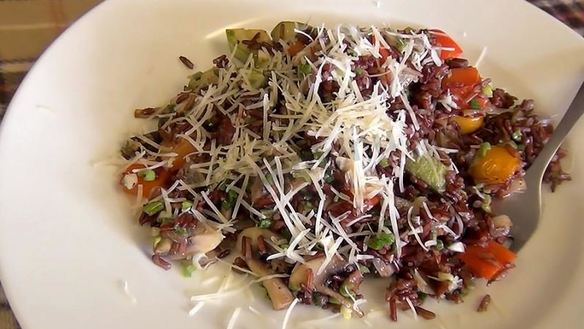 Рецепт Паэльи из красного риса с овощами и сыром