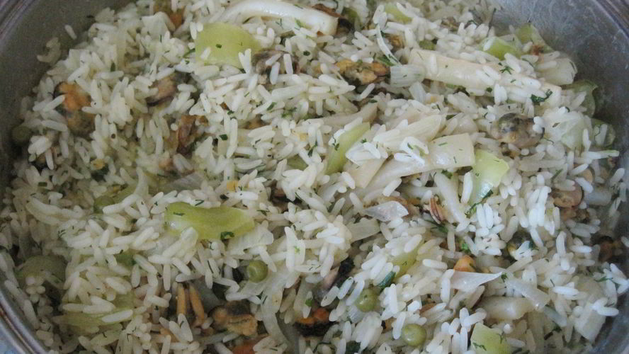 Рецепт паэльи с морепродуктами и горошком