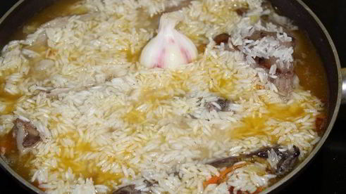 плов с бараньими ребрами