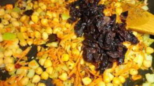 плов с черносливом