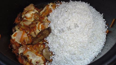 плов с грибами и курицей в мультиварке