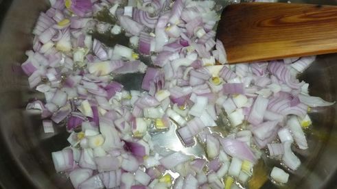 плов с мясом кролика и коричневым рисом