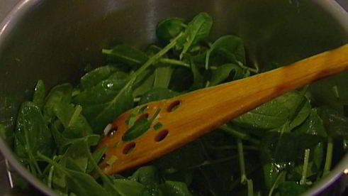 зеленый плов со шпинатом и луком